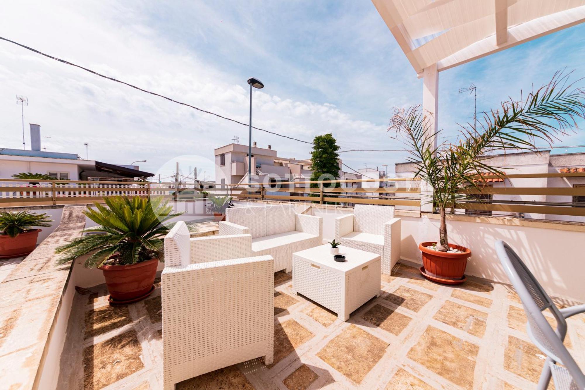 Lory'S House Hotell Porto Cesareo Exteriör bild